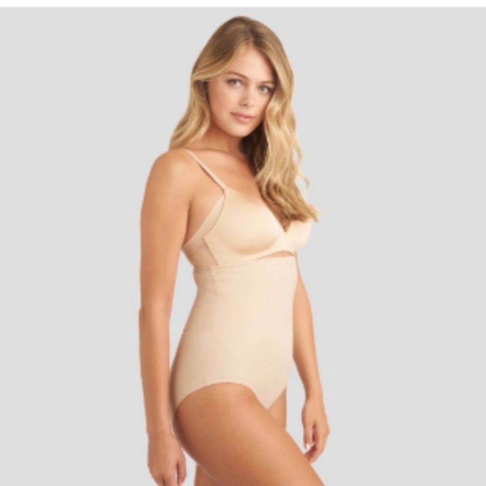 SlimShaper by Miracle Brands Women's Back Magic High Waist Control Briefs